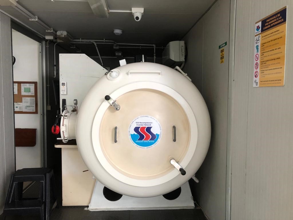 Galapagos recompression chamber